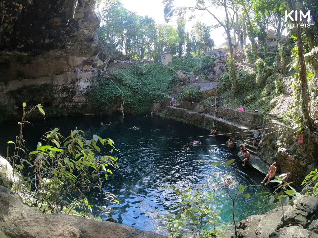 Cenote Zací: lovely swimming pool in a cave.